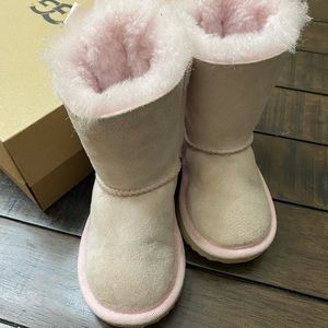 Toddler pink UGGS size 7 EUC